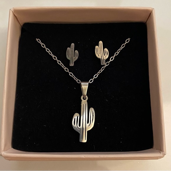 Silver Cactus Jewelry Set - Picture 2 of 2